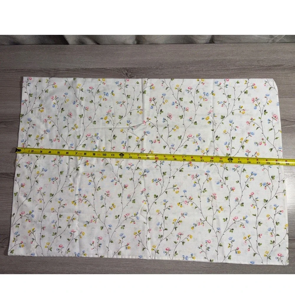 Vintage Floral Vine Pillowcase White‎ Cotton Blend Cottagecore Flowers Standard
